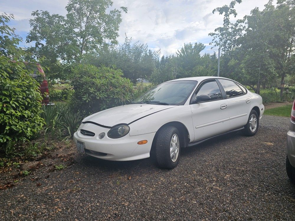 1996 Ford Taurus