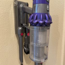 Dyson Cyclone V10 Animal Vacuum 