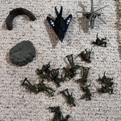 Plastic army men toys with extra vehicles