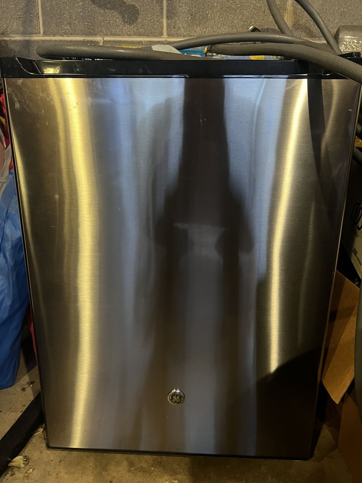 General Electric Compact Refrigerator