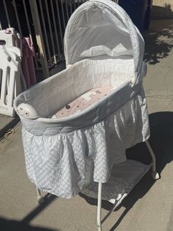 Baby Bassinet - Music Works Great!