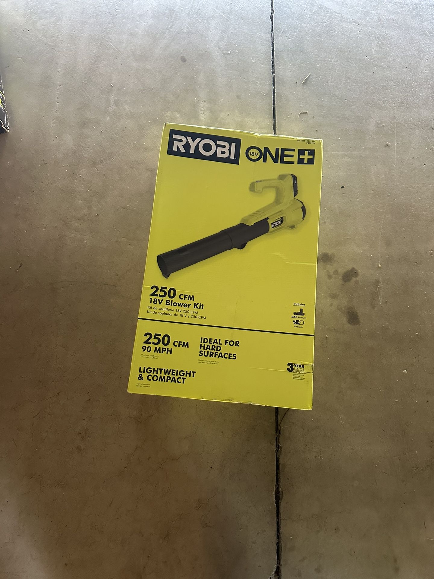 RYOBI ONE+ 18V 90 MPH 250 CFM Cordless Battery Leaf Blower/Sweeper Kit