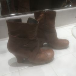 Women’s Size 7 Bickel Brown Real Leather Boots