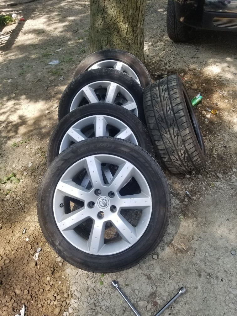 235 50 17 rims for nissan 350z