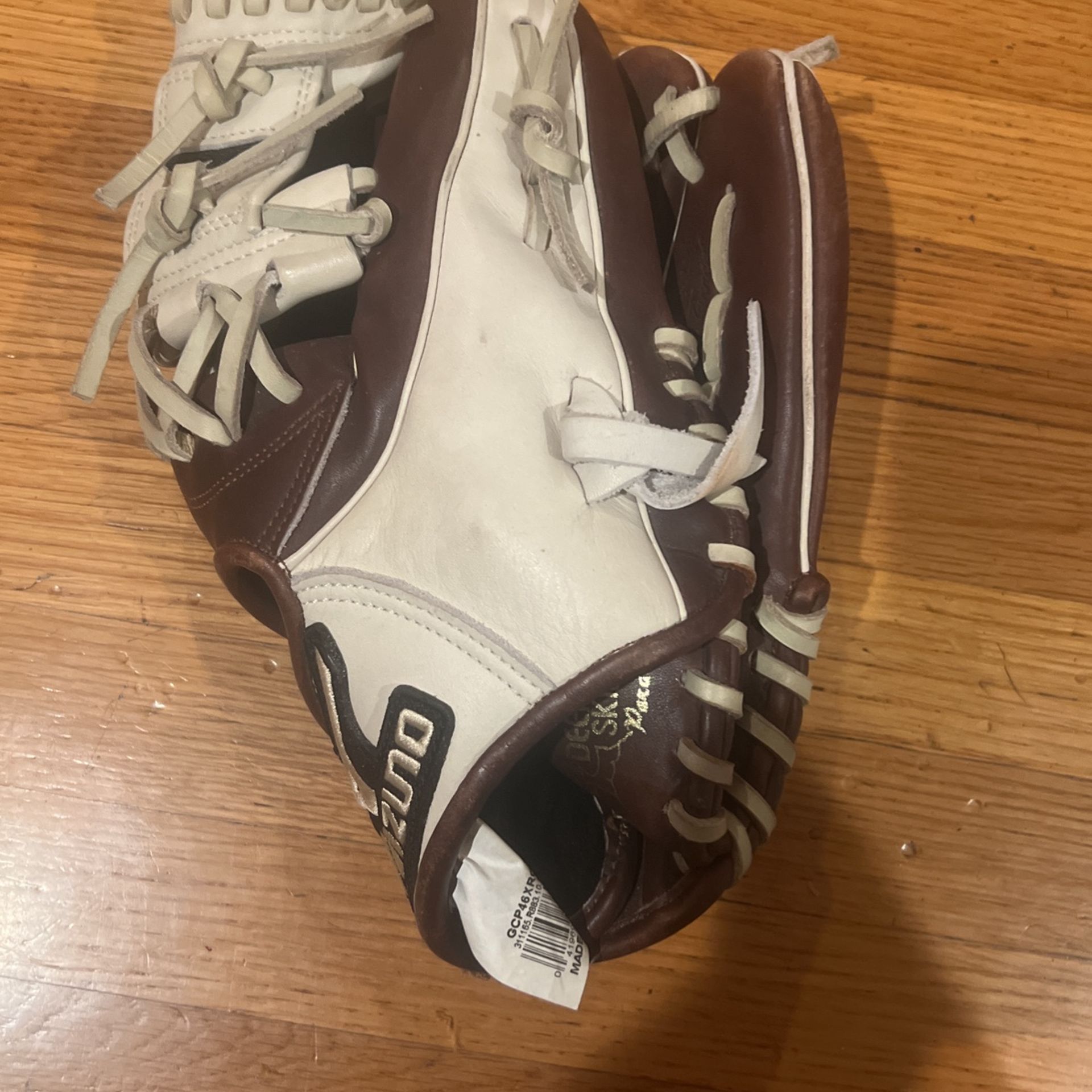 Mizuno Baseball Glove