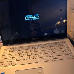 Asus 2-in-1 Laptop Touchscreen