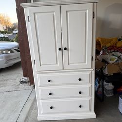 ARMOIRE , Storage closet