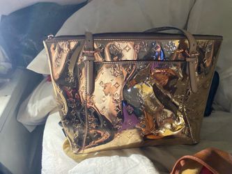 Michael Kors metallic rose gold big purse Michael Kors metallic rose gold big purse