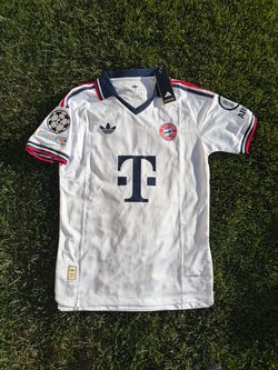 Bayern Munich 26/27 away jersey