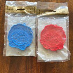 1970s Vintage Raggedy Ann & Andy Cookie Cutters Unopen