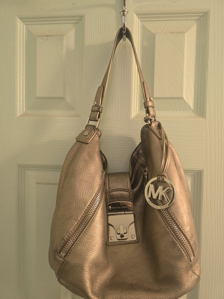 Authentic Michael Kors Leather Purse 