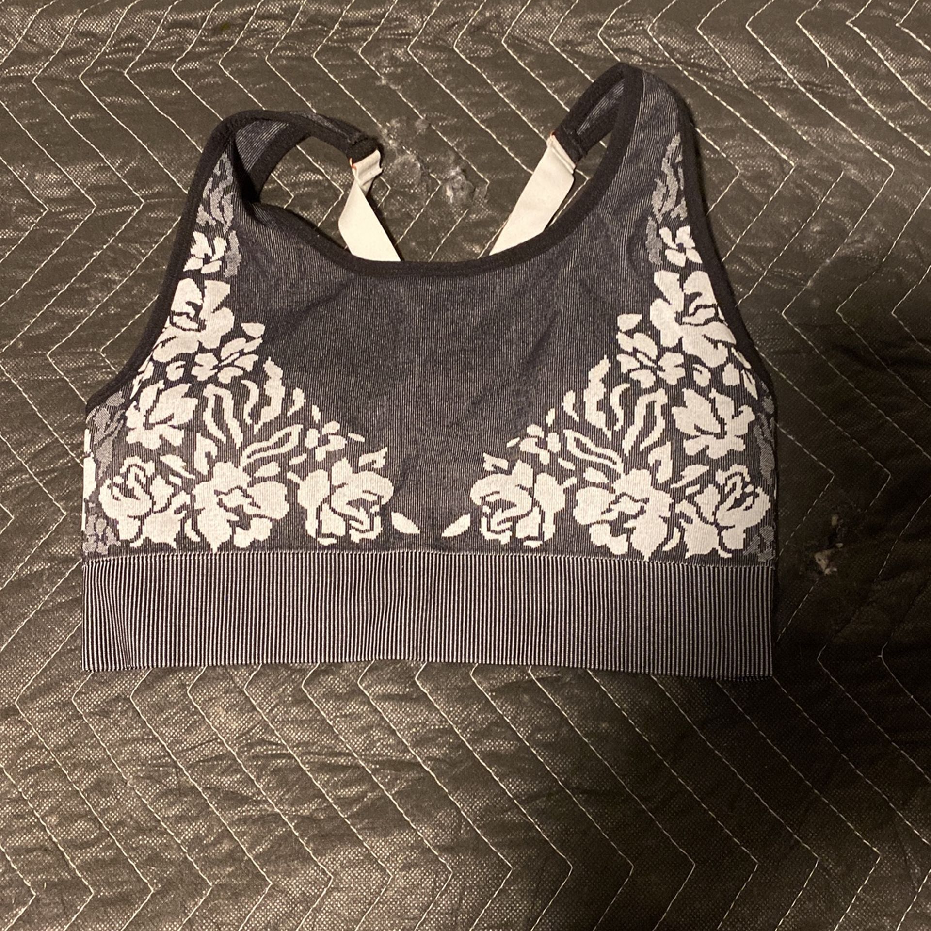 Women’s Sports Bra Medium