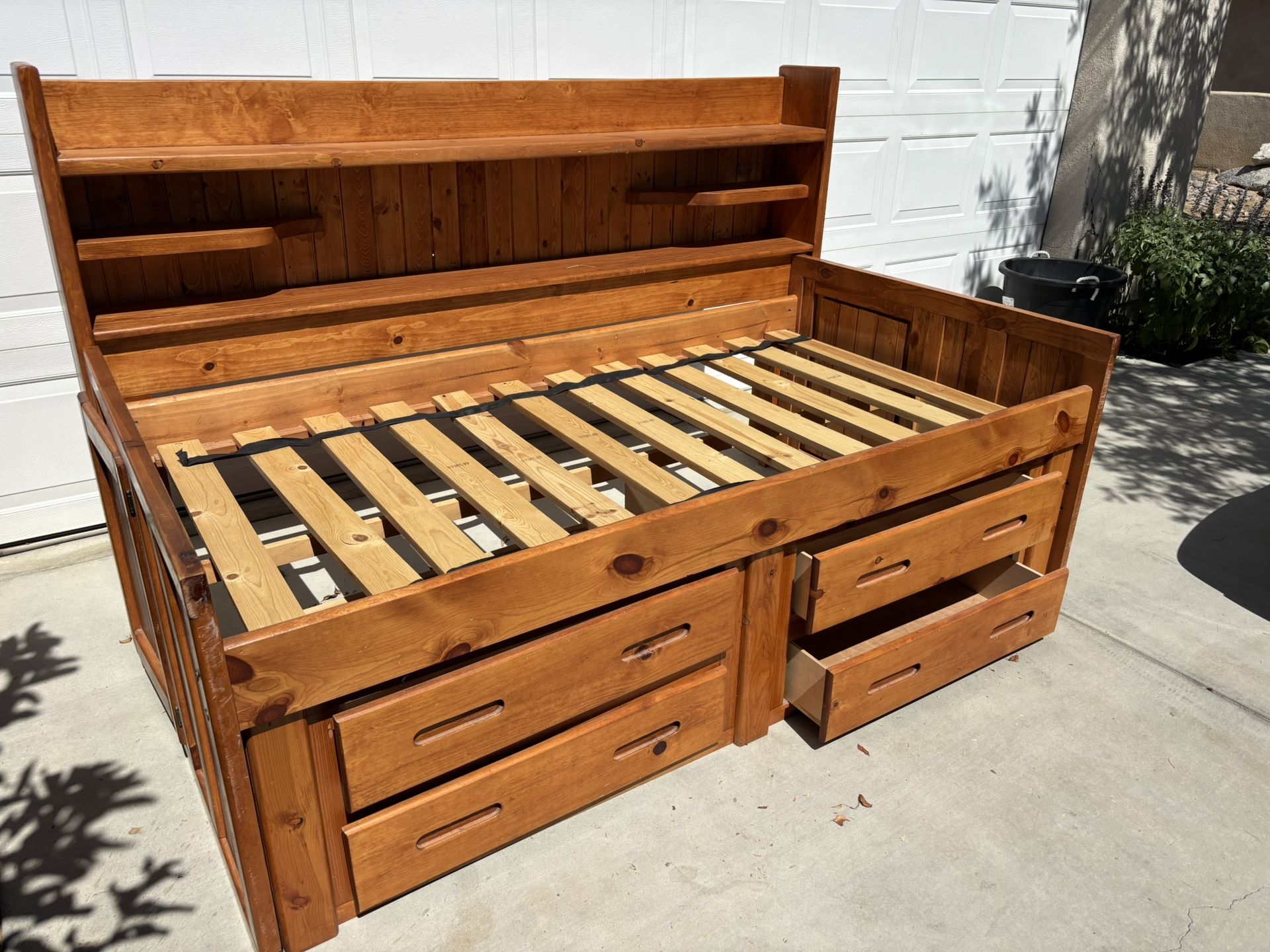 Kids Twin Size Bed