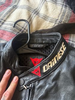 Dainese Motorcycle Leather Jacket w/Pads Mens Small