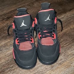 Jordan 4s Red Thunders Size 1.5