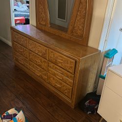 Dresser 