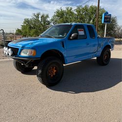 2000 Ford E-150
