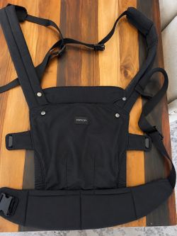 BABY CARRIER DUO BUNDLE: BabyBjörn 3D Mesh & Momcozy Ergonomic Carriers