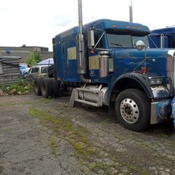 2000 Freightliner Classic 