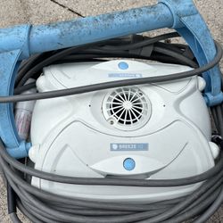 Aquabot Breeze IQ