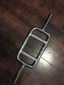 New Standard 1” hole tricep bar .