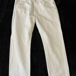 White Levi’s Jeans 