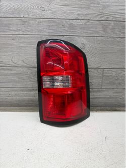 2014-2018 GMC Sierra Passenger Tail Light OEM
