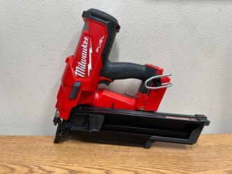 Milwaukee 2744-20 M18 FUEL 3-1/2 in. 18-Volt 21-Degree Lithium-Ion Brushless Cordless Framing Nailer (Tool-Only)