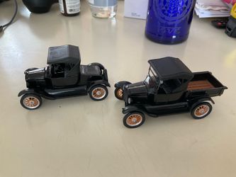 Vintage 1925 Ford Model T Die-Cast Collectible Cars – Set of 2