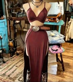 Women's two-piece burgundy spaghetti strap crop top and high-slit maxi skirt set size medium