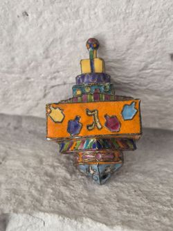 Vintage Carole Stupell Dreidel Jewish Hanukkah multi-tiered cloisonné enameled