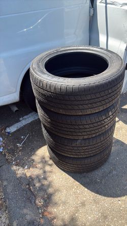 265/50R20 v rated like new!!