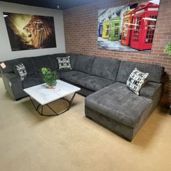 Gray 3pc Sectional Sofa w/ Chaise  / Sofá Cómodo