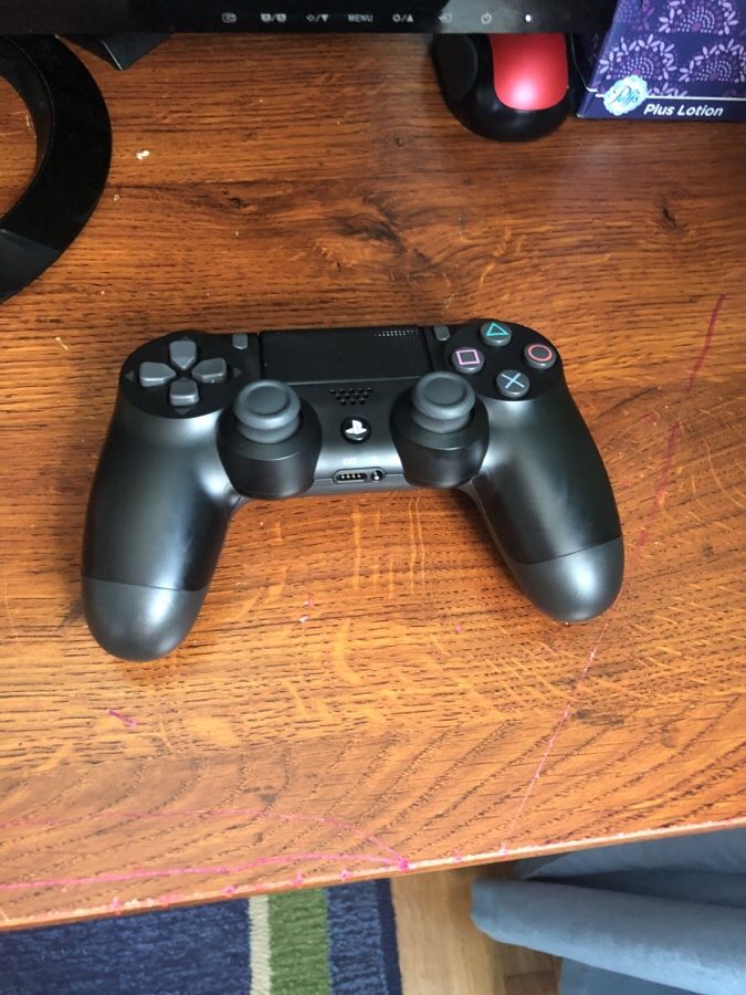 PS4 controller