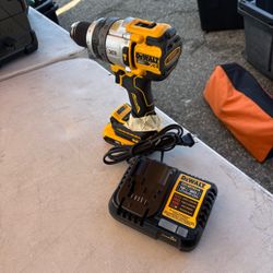 DEWALT DCD1007 20V XR Brushless Hammer Drill with Battery and Charger