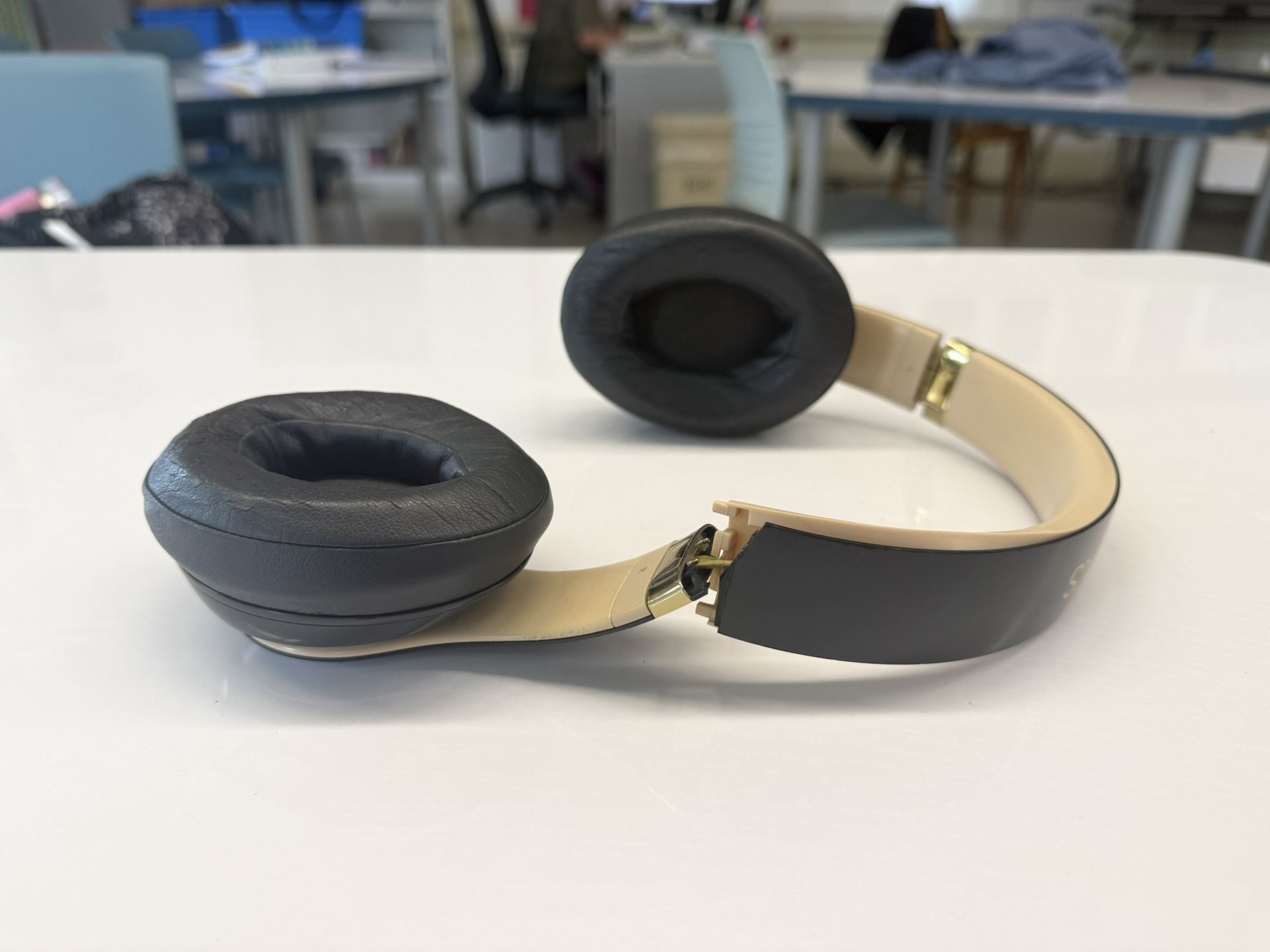 Beats Studio Pro