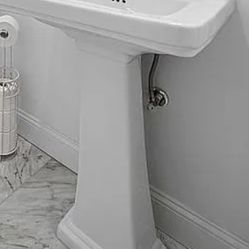 Pedestal Sink With Faucet