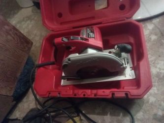 Milwaukee Circular Saw 