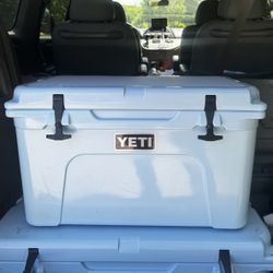 Yeti Tundra 45 Hard Cooler Limited Edition Big Sky Blue