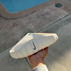 Nike mind 001 sail size 10 M