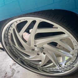 28 inch Asanti wheels with steering wheel