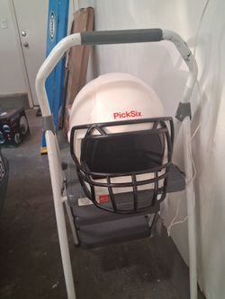 Helmet mini frigerator