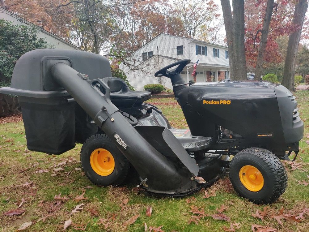 POULAN PRO 42" 6 SPEED WITH TRIPLE BAGGING SYSTEM
