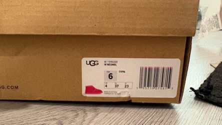Pink Uggs