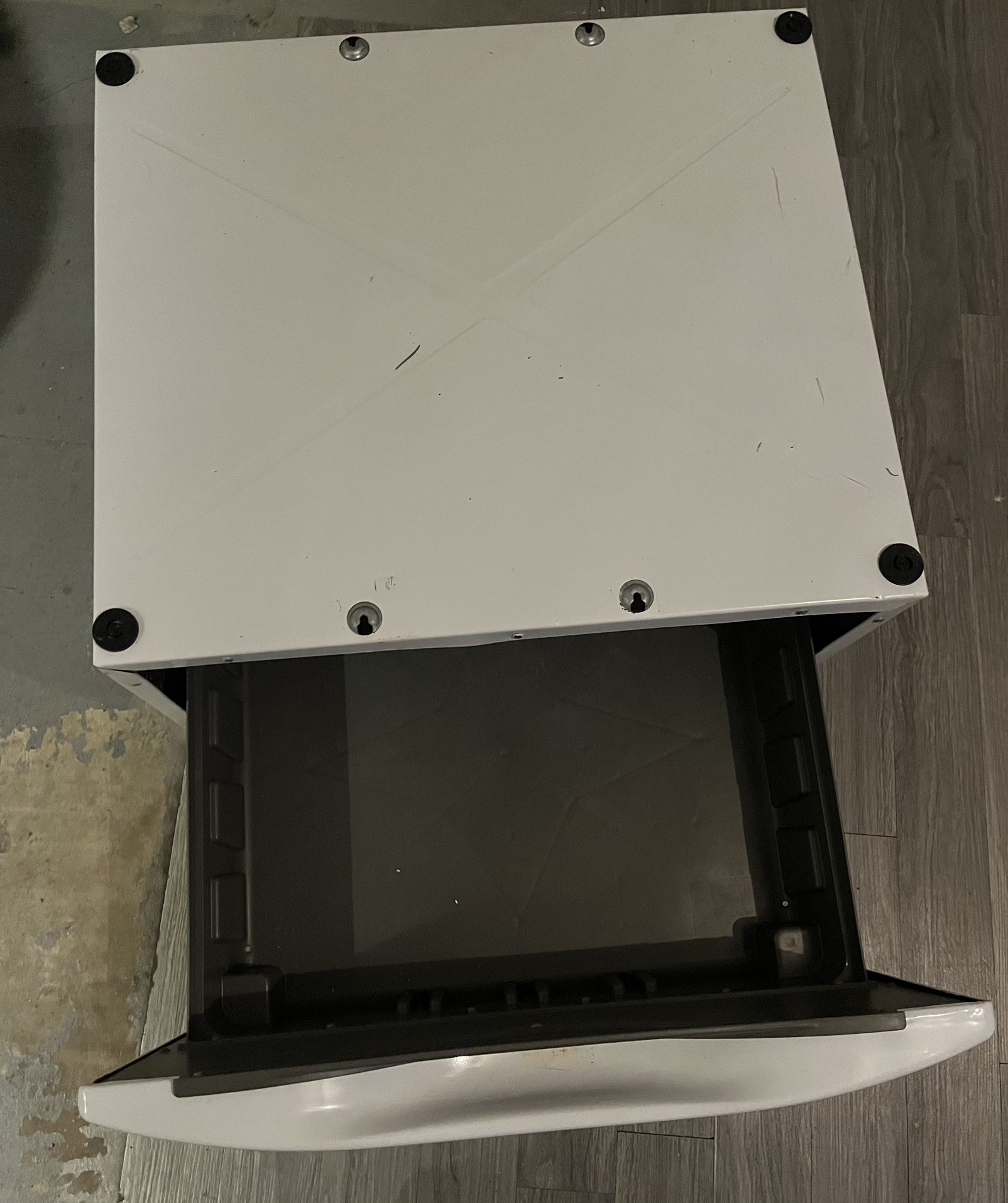 Washer/ Dryer Pedestal