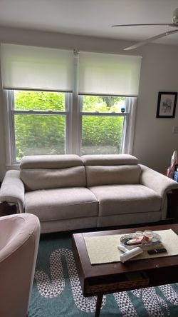 Rooms To Go recliner couch