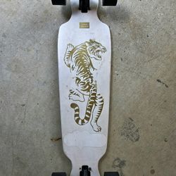 Landyachtz Battle Axe Bengal Complete Longboard