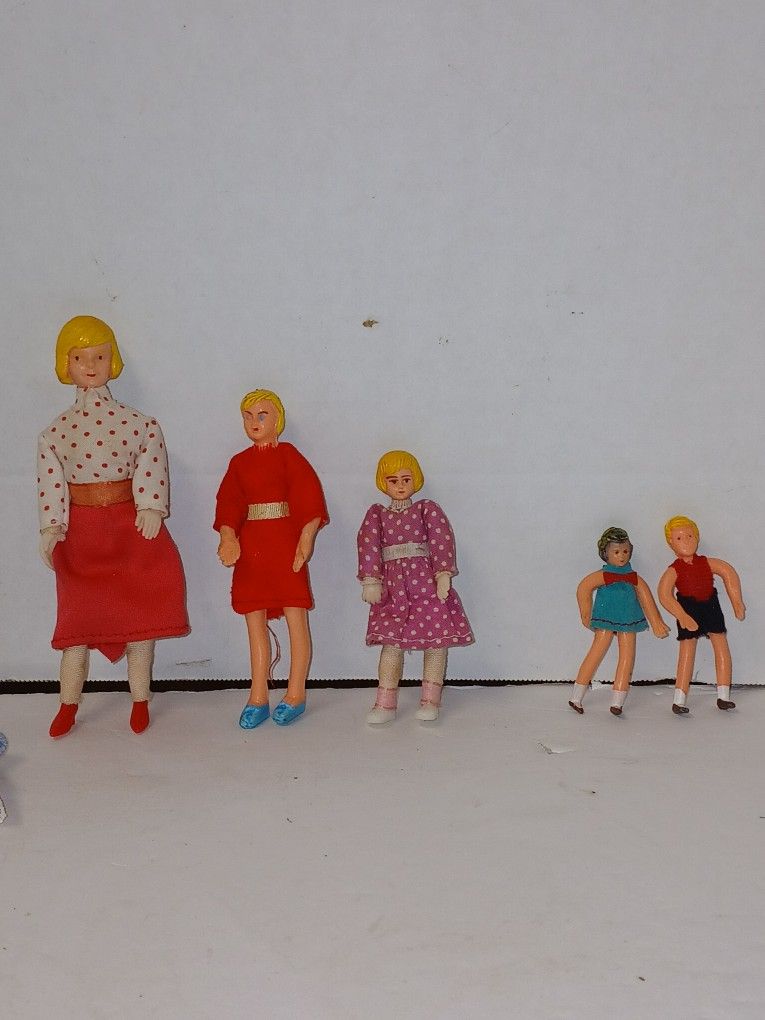 Dollhouse Family