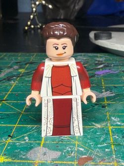 Lego Star Wars UCS cloud city Princess Leia minifigure
