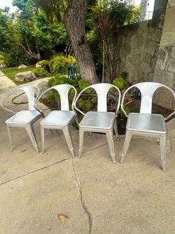 Perdomo Set of 4 Stackable Dining Chair Patio Chair Side Chair 4 Pieces Metal Dining Chair